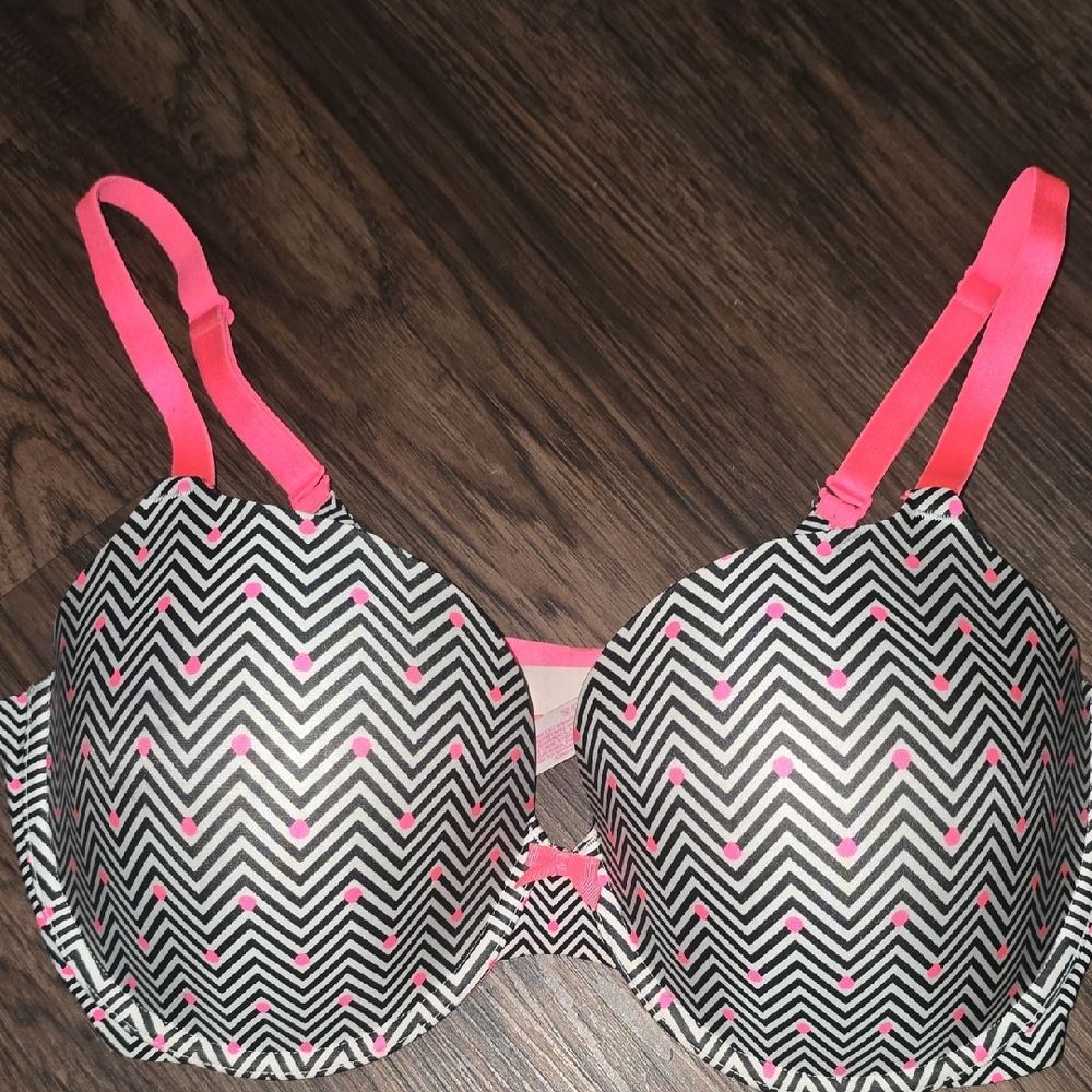 Victoria's Secret Black and Pink Chevron Bra